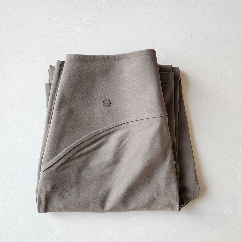 Lululemon Women's Smooth Fit Cropped Pant